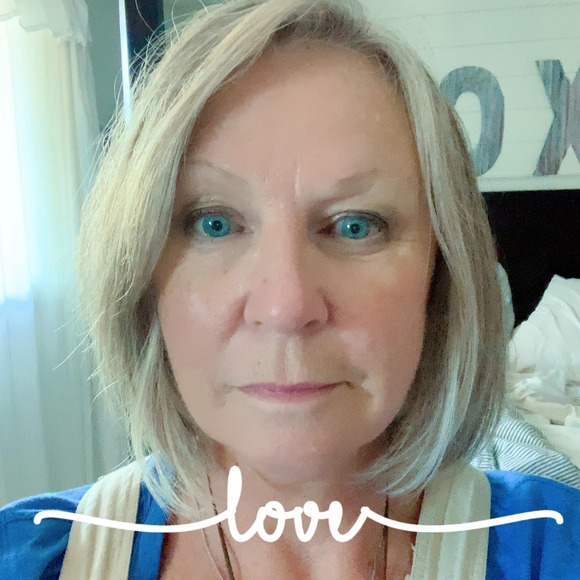 Meet your Posher, Wendi - Picture 1 of 1